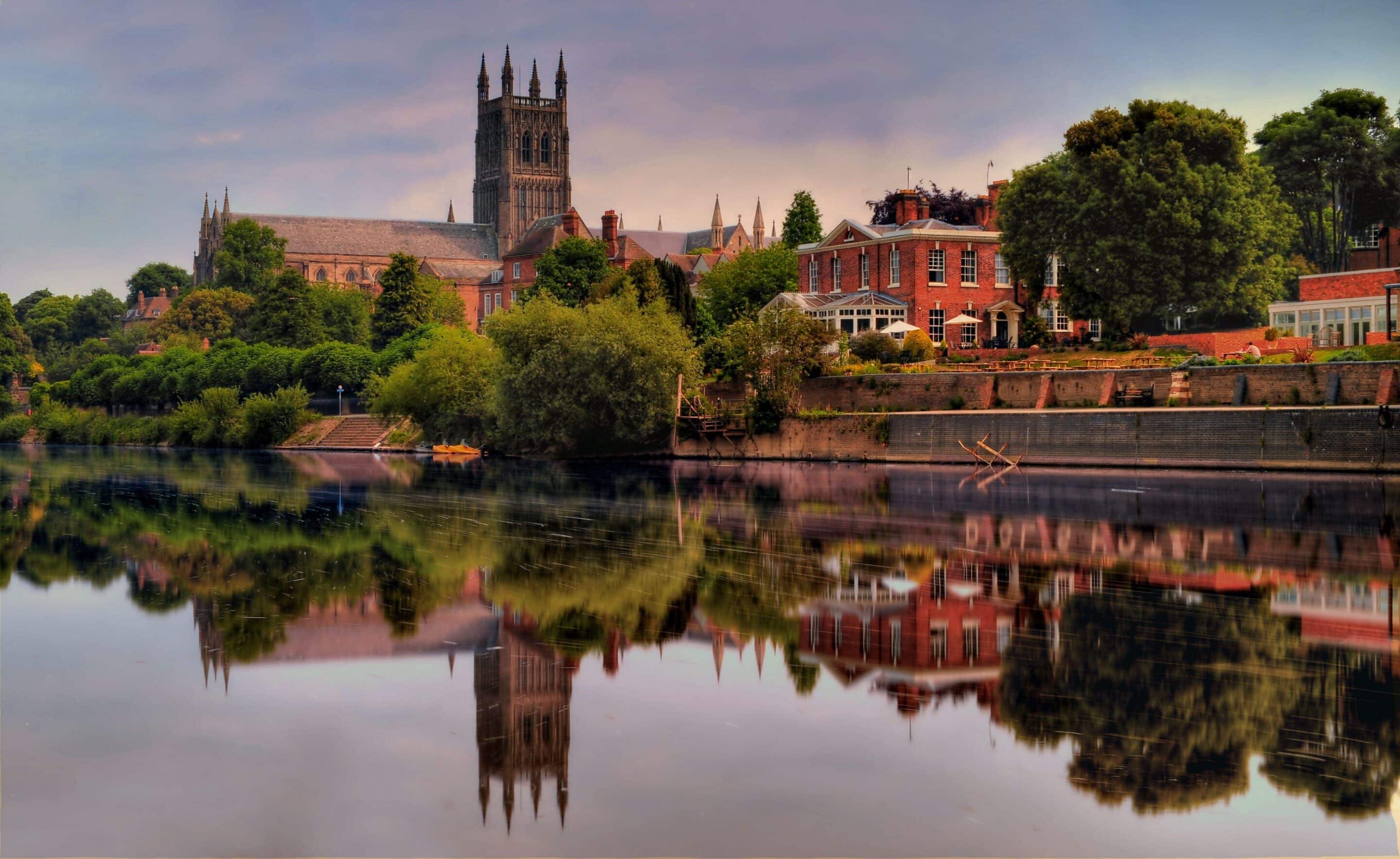 When to Call an Emergency Plumber in Worcester